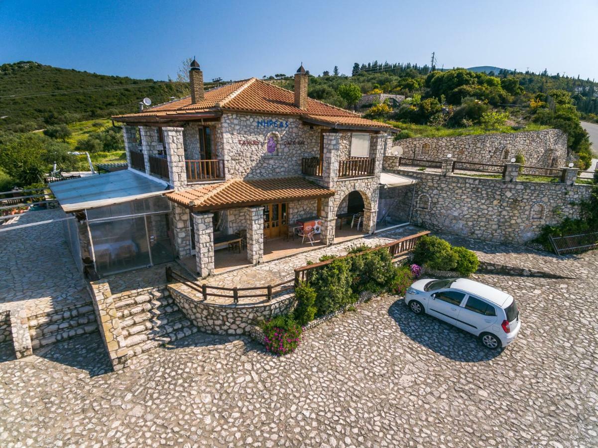 Nireas : Stone Villa Orthoniai Bagian luar foto